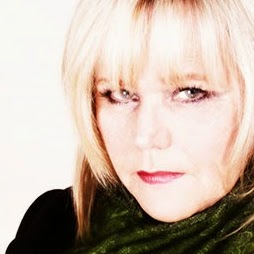 Lesley Curtis Photo 9