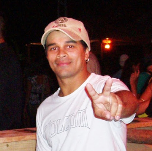 Victor Alves Photo 9