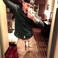 Michael Welch Photo 15