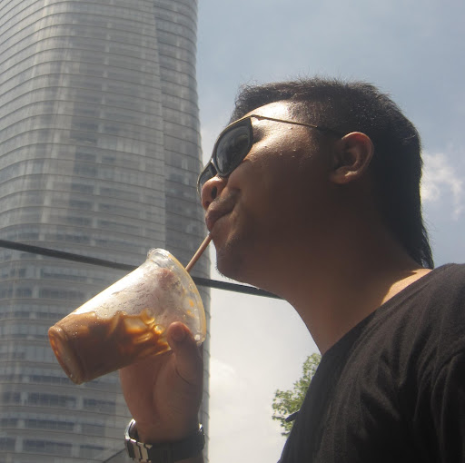 Lester John Photo 9
