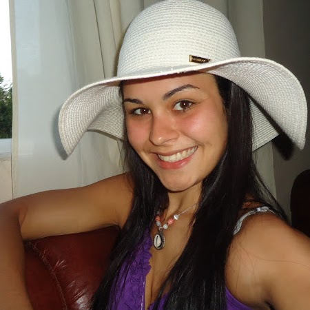 Pamela Teixeira Photo 13