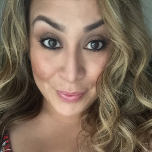 Vanessa Henriquez Photo 16