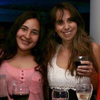 Laura Paz Photo 8