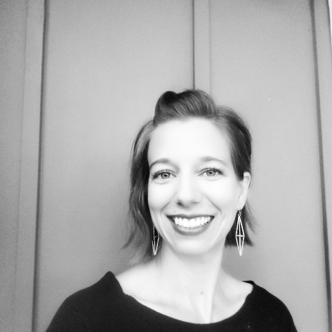 Elizabeth Carlisle Photo 14