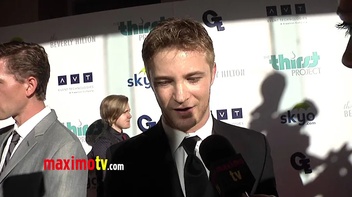 Michael Welch Photo 44