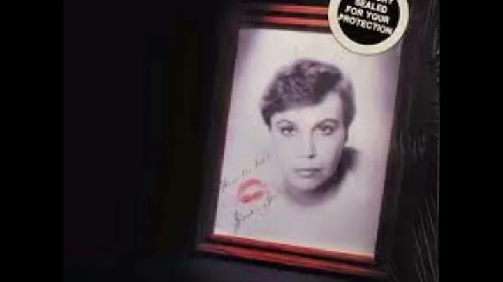 Gloria Bare Photo 12