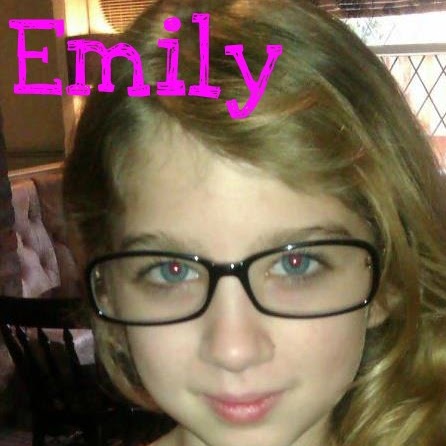 Emily Oakley Photo 9