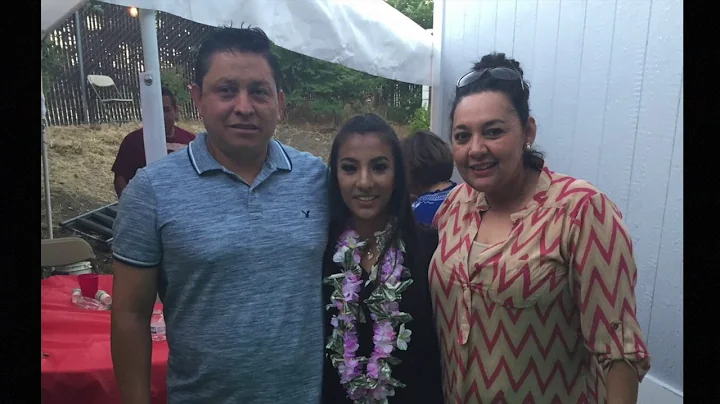 Michelle Cisneros Photo 37