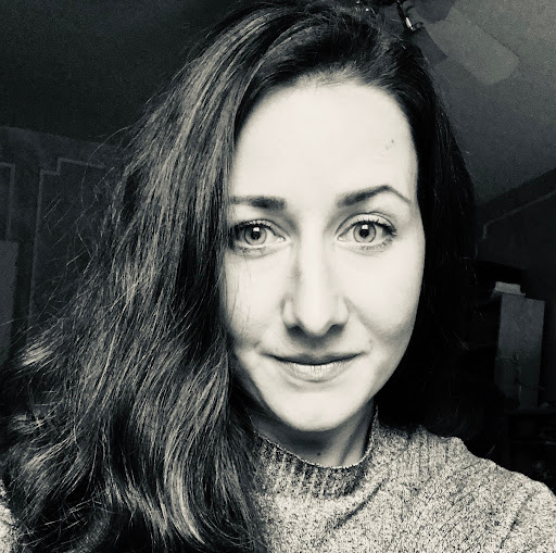Julia Meyer Photo 12