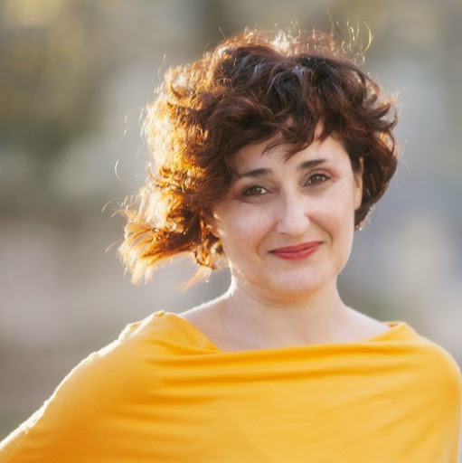 Esther Lozano Photo 9