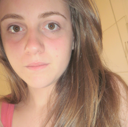 Caroline Costa Photo 13