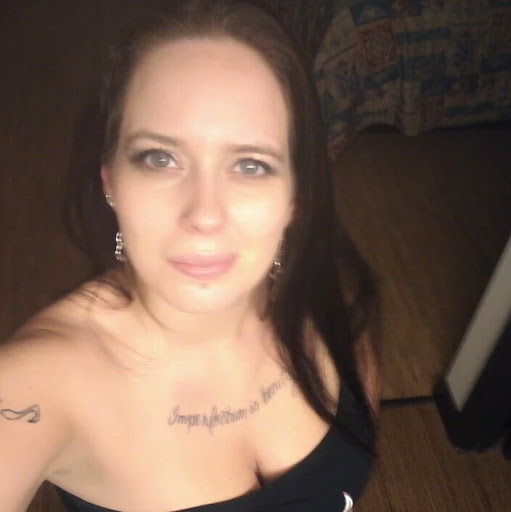 Holly English Photo 15