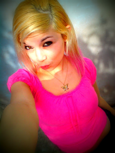 Evelyn Sandoval Photo 11