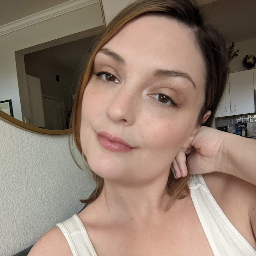 Elizabeth Rhodes Photo 14