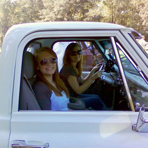 Jen Thomas Photo 12