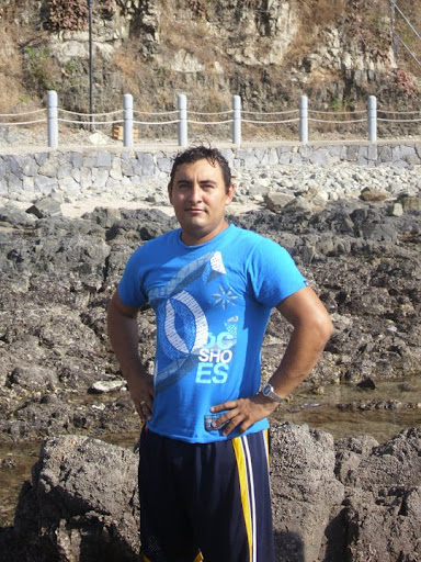 Efrain Valdez Photo 13