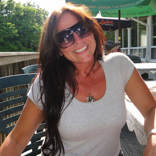Helena Brown Photo 9