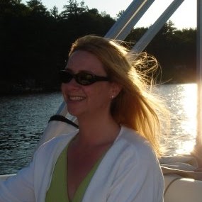 Julie Moeller Photo 10
