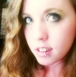 Jessica Hood Photo 13