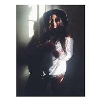 Nina Willis Photo 7