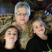 Linda Guillot Photo 6