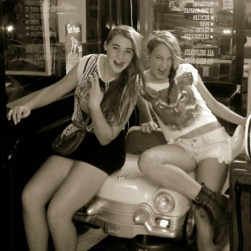 Renee Davies Photo 11