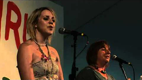 Lisa Griffiths Photo 30