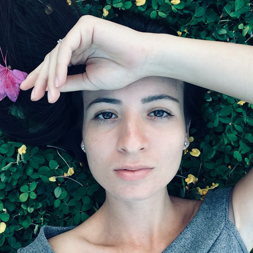 Priscila Silva Photo 13