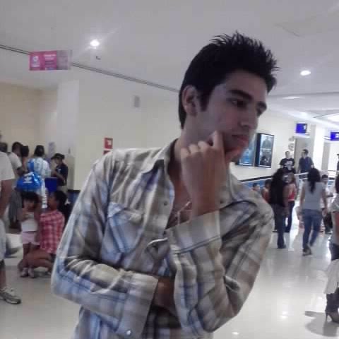 Carlos Cuellar Photo 11