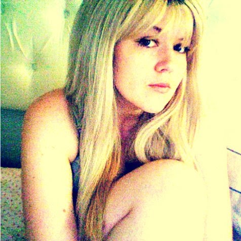 Amy Carroll Photo 12