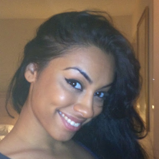 Monica Leyva Photo 15