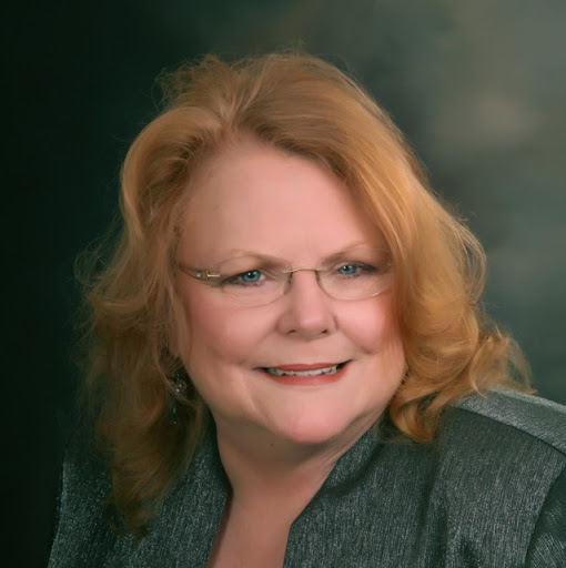 Lorraine Carr Photo 14