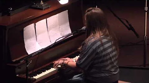 Kristina Knoll Photo 23