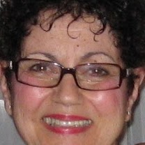 Sandy Holmes Photo 12