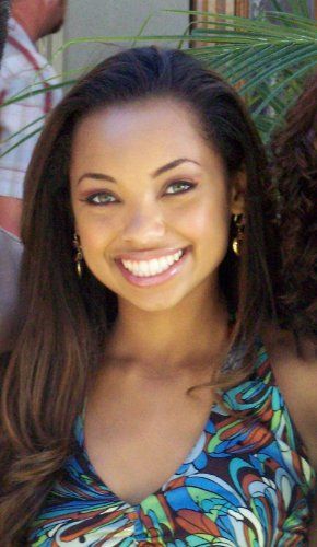 Logan Browning Photo 13