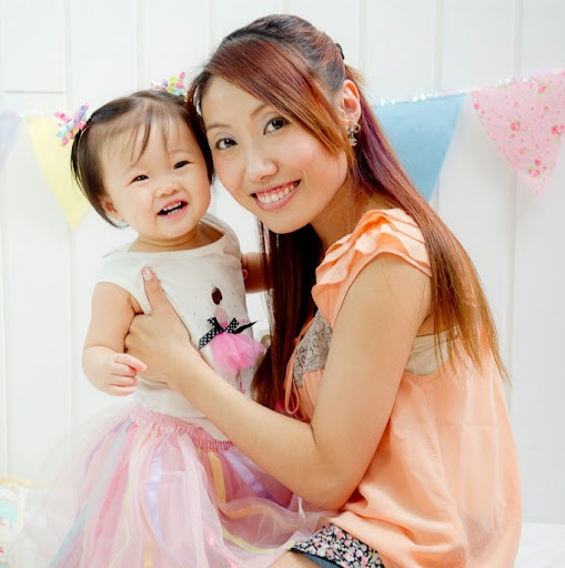 Elaine Chow Photo 17