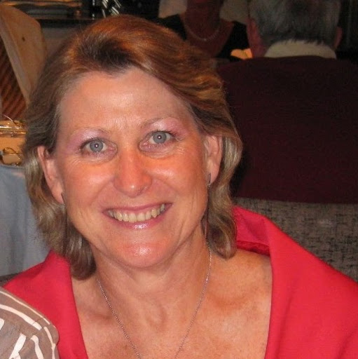 Naomi Warren Photo 13