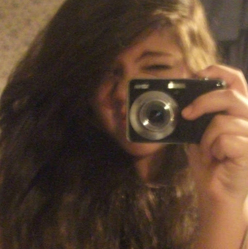 Emma Miles Photo 14