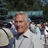 Helmut Schmitt Photo 2