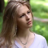 Alexis Burns Photo 4