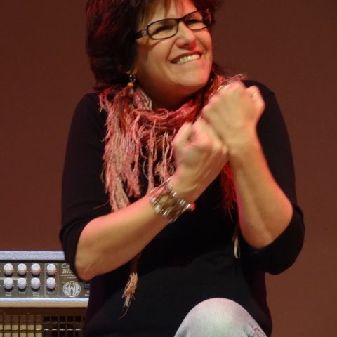 Mindy Brown Photo 15