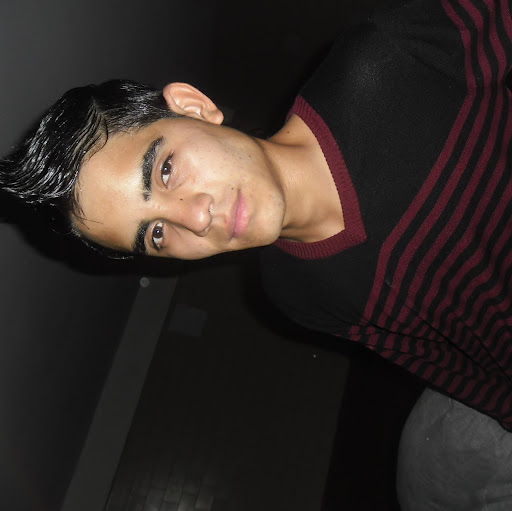 Moises Roman Photo 13