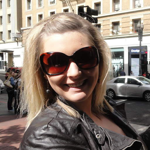 Emily Ball Photo 16