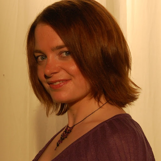 Angela Lutz Photo 9