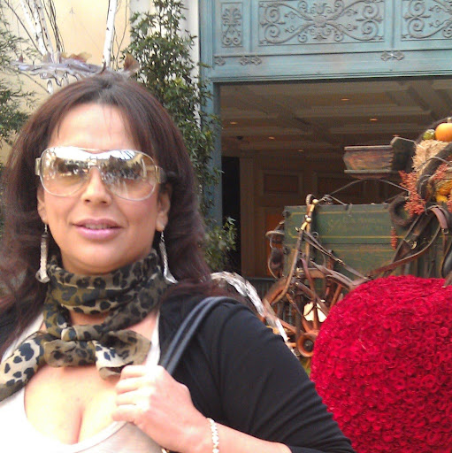 Victoria Rendon Photo 3