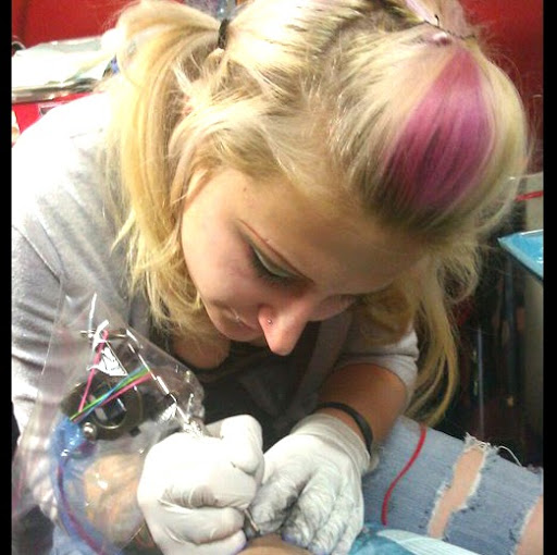 Amanda Snyder Photo 9