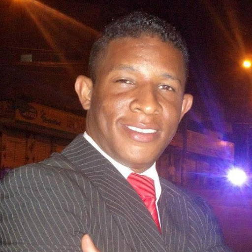 Jorge Oliveira Photo 14
