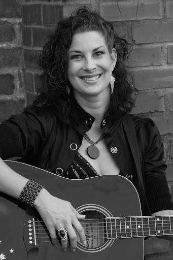 Amy Huffman Photo 14