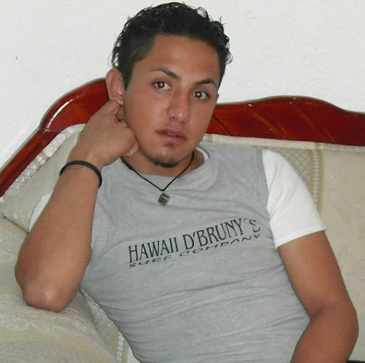 Hugo Aviles Photo 12