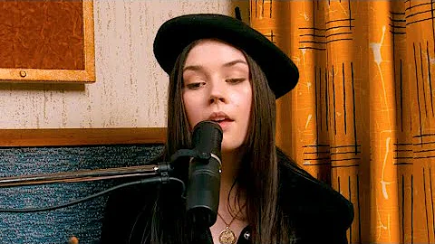 Elise Campbell Photo 23